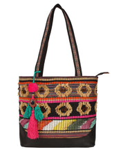 Geomat Acrylic Jacquard & PU Shoulder Bag