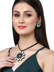 Floral Paper Quilling Necklace & Earrings