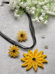Floral Paper Quilling Necklace & Earrings